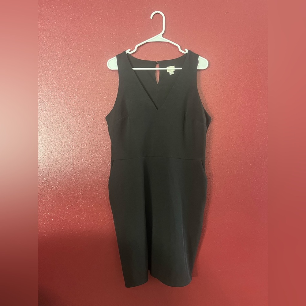 Black Sleeveless Dress